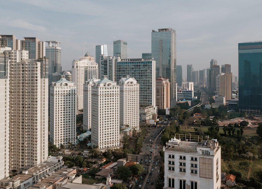 Cuaca Jakarta Sepekan: Didominasi Berawan, Suhu Bisa Tembus 34 Derajat! Ini Update BMKG